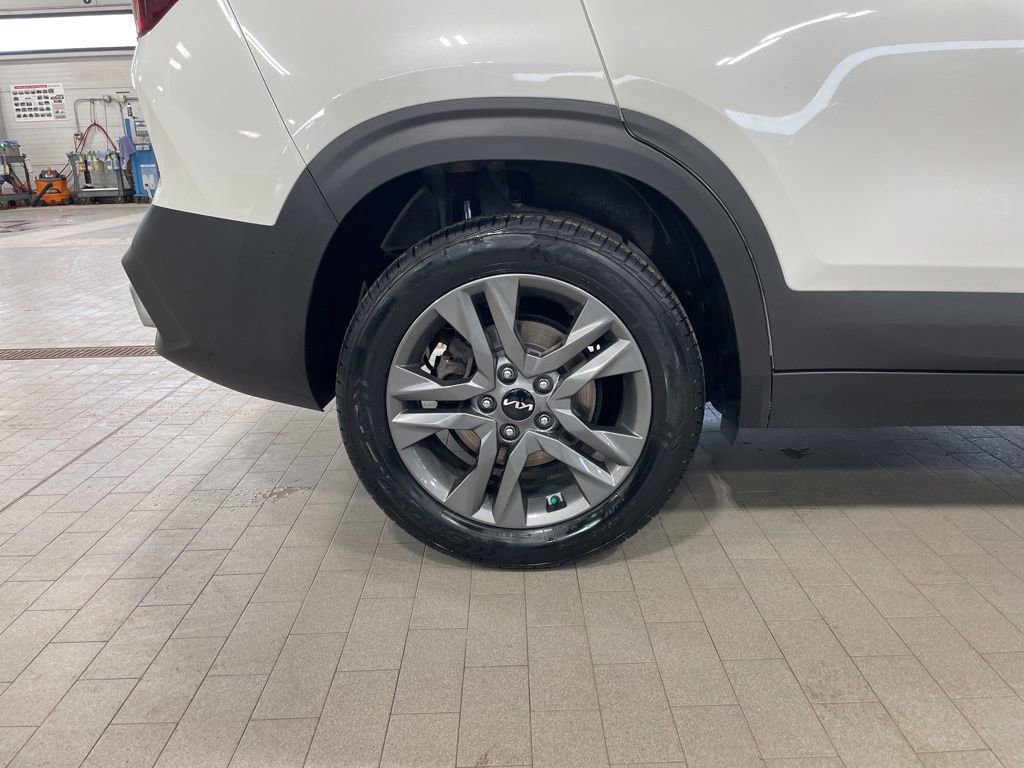 Certified 2023 Kia Seltos S w/ Navigation Package image 26