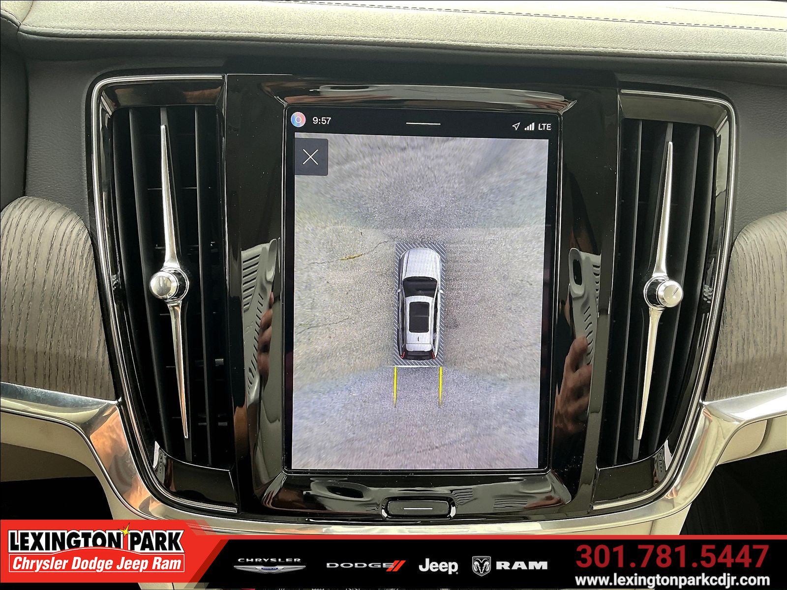 Used 2023 Volvo V90 B6 Cross Country Ultimate AWD/4WD image 14