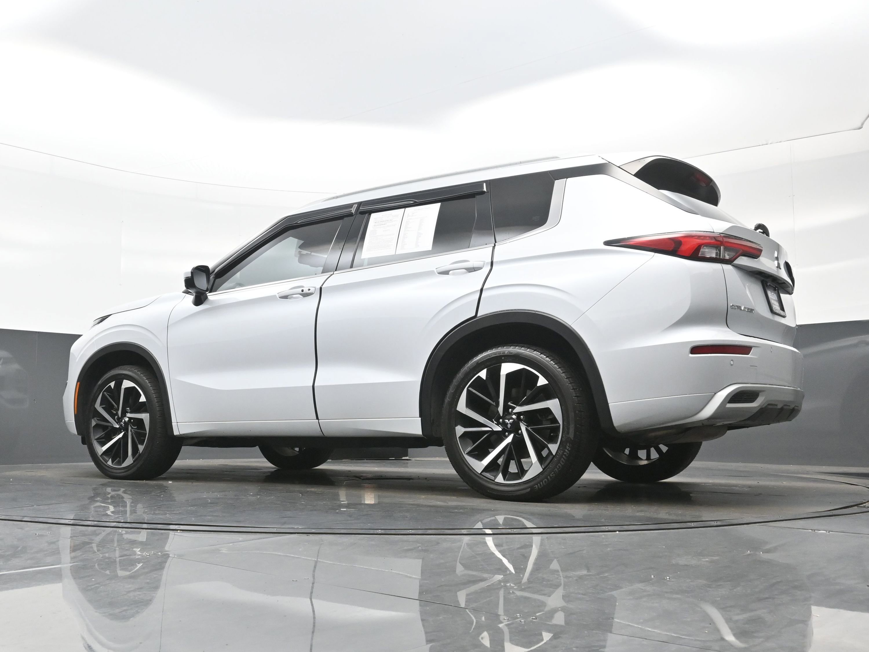 Used 2023 Mitsubishi Outlander SEL Black Edition image 31