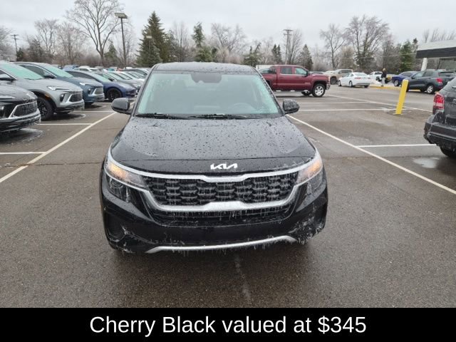 Used 2023 Kia Seltos LX image 2