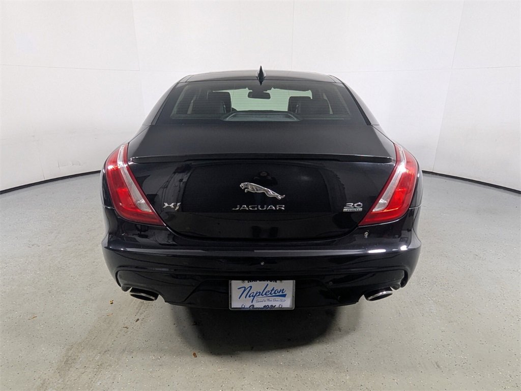 Used 2016 Jaguar XJ R-Sport image 6