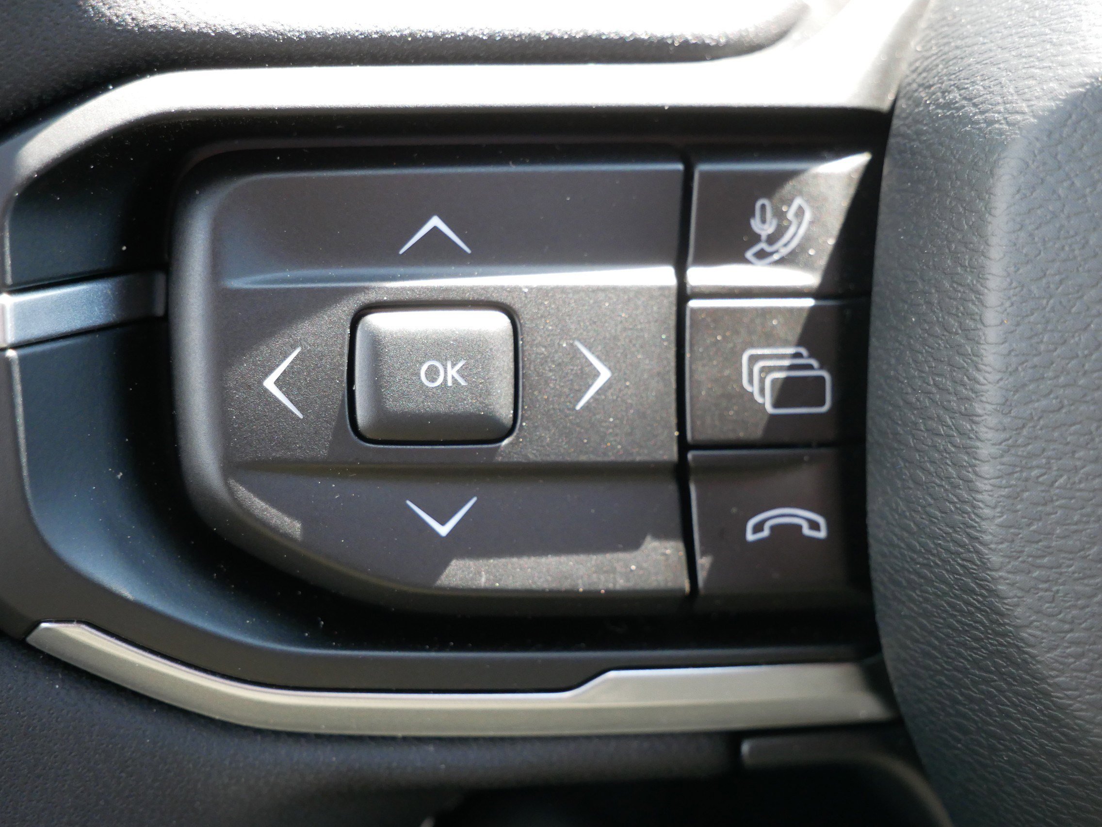 New 2026 Jeep Cherokee Laredo AWD/4WD image 18