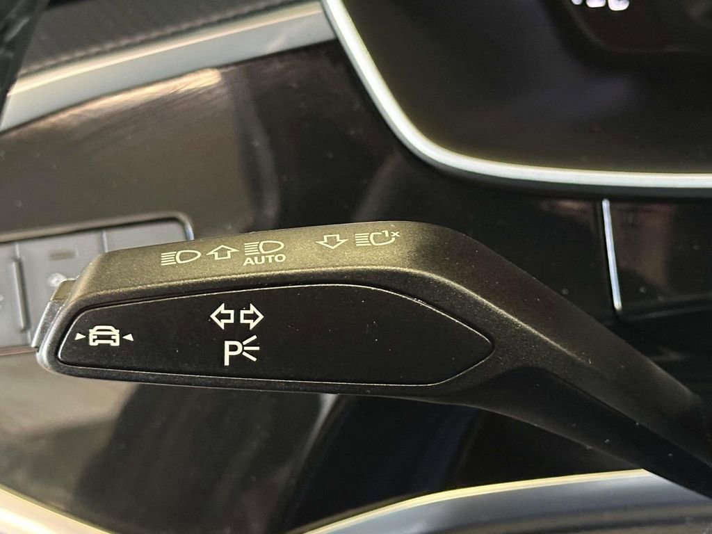 Used 2025 Audi Q3 2.0T Premium w/ Convenience Package AWD/4WD image 26