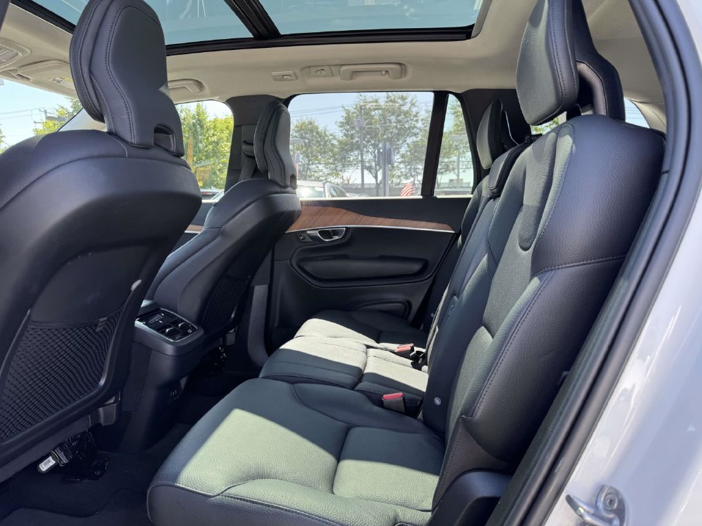 Certified 2024 Volvo XC90 B6 Plus AWD/4WD image 9