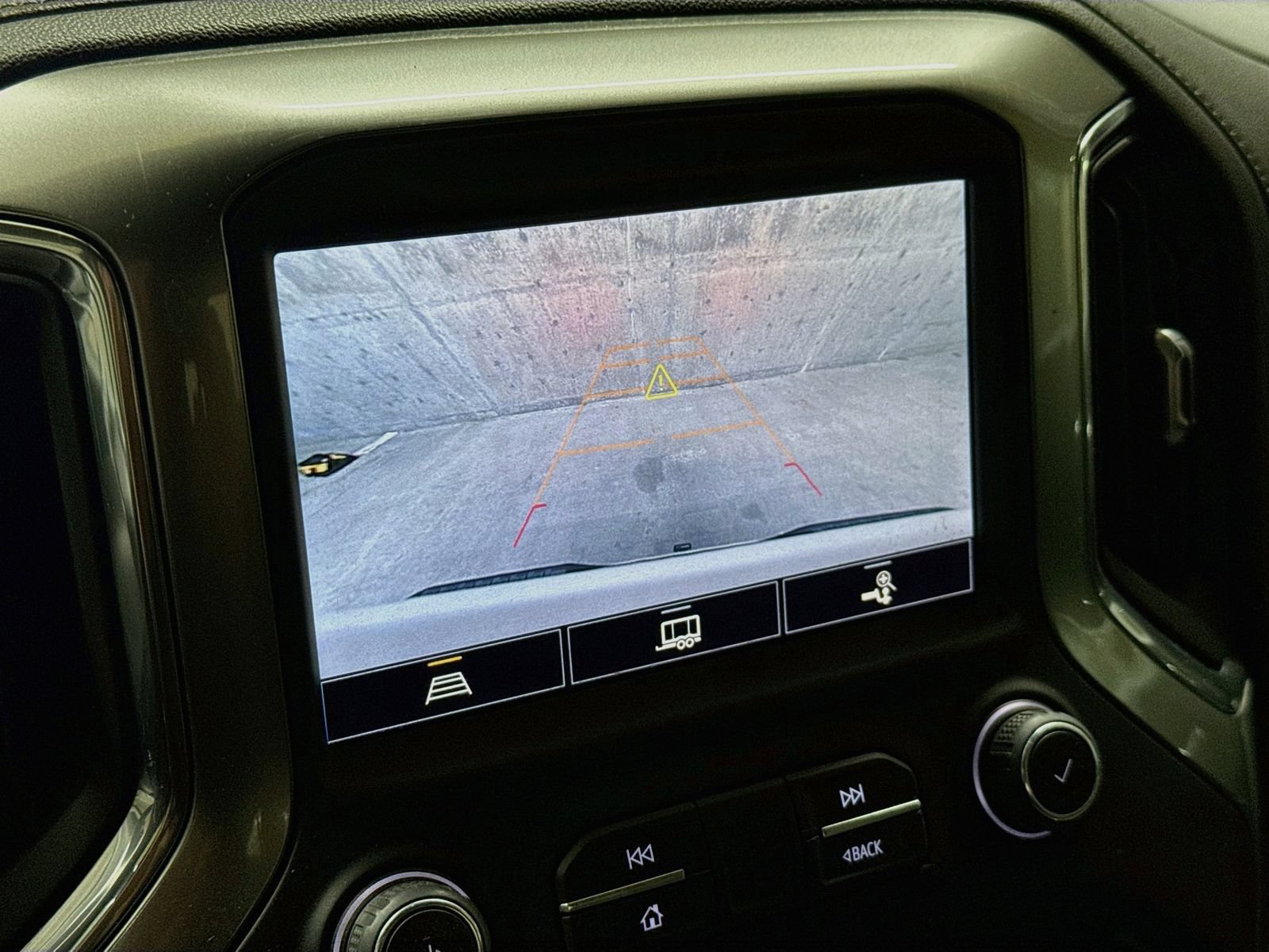 Used 2022 Chevrolet Silverado 1500 LTZ AWD/4WD image 17