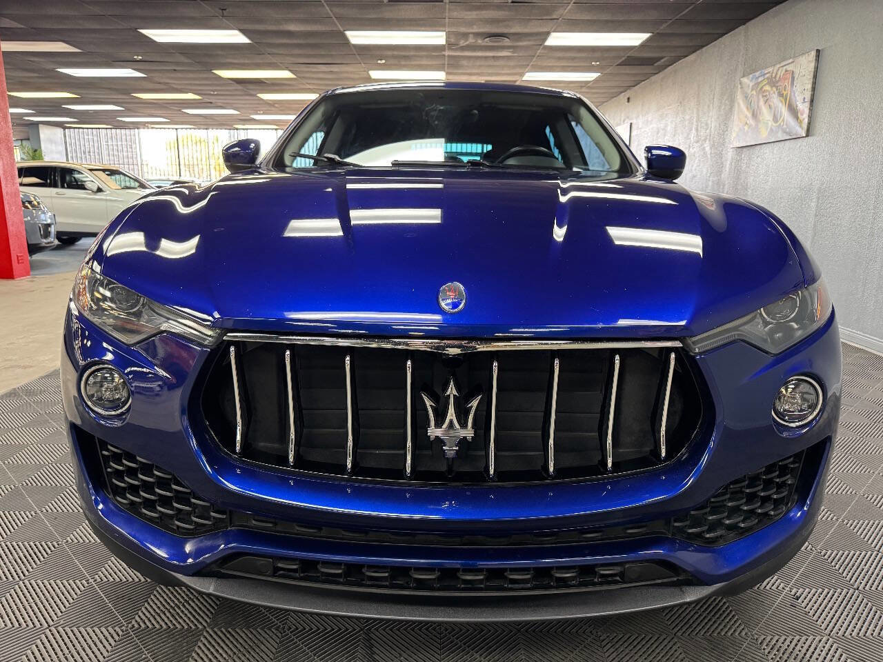 Used 2017 Maserati Levante image 3