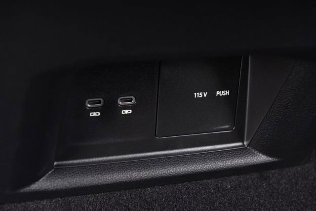 Certified 2023 Volkswagen Atlas Cross Sport SE w/ Panoramic Sunroof Package image 24