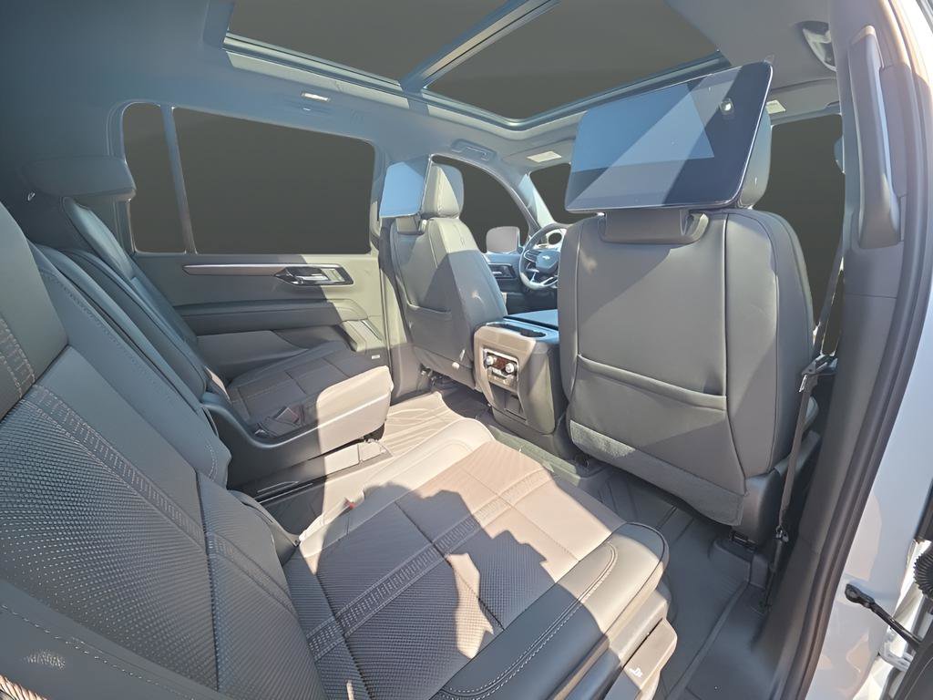 New 2026 Chevrolet Suburban High Country image 15