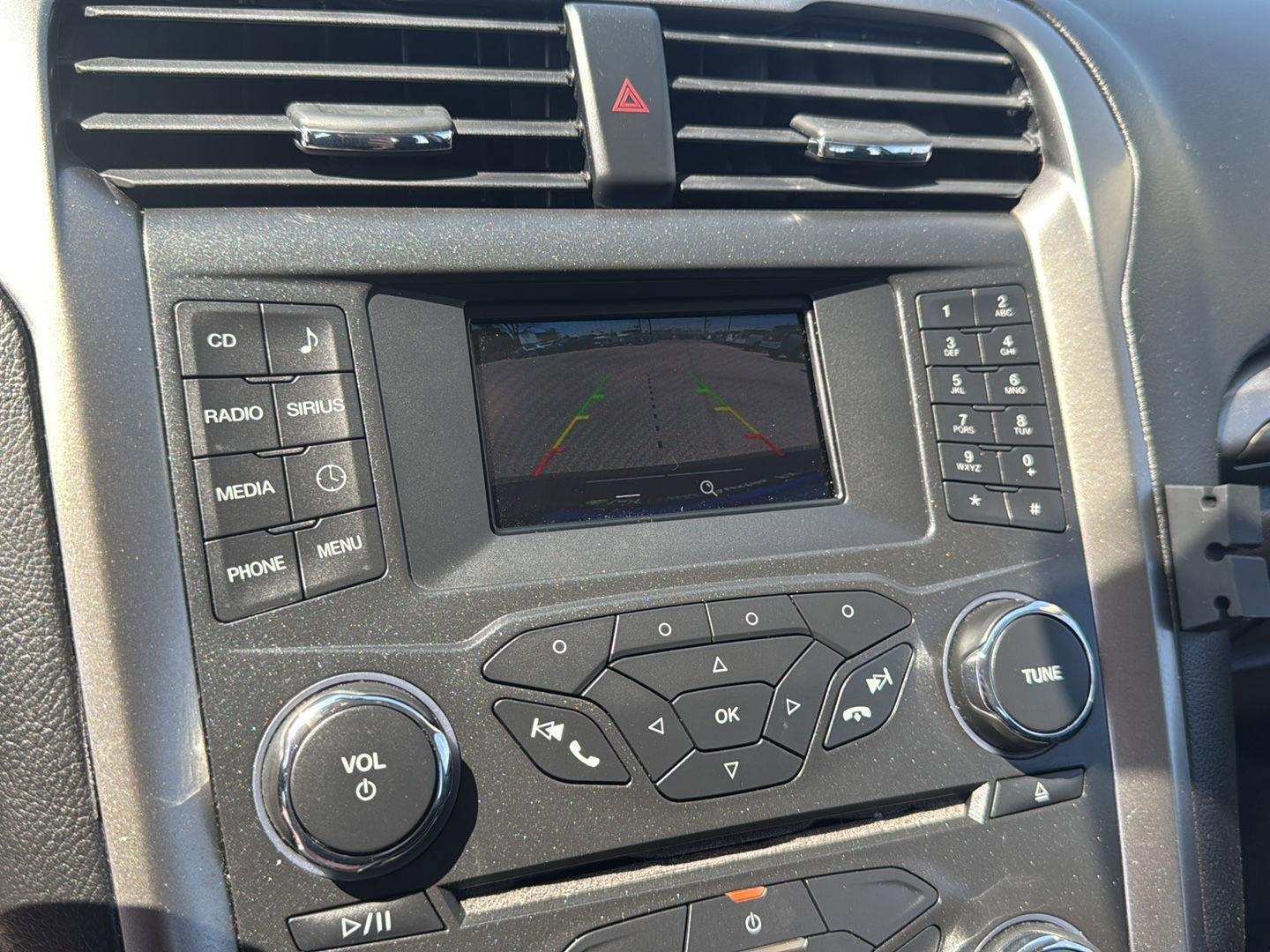 Used 2018 Ford Fusion SE image 23