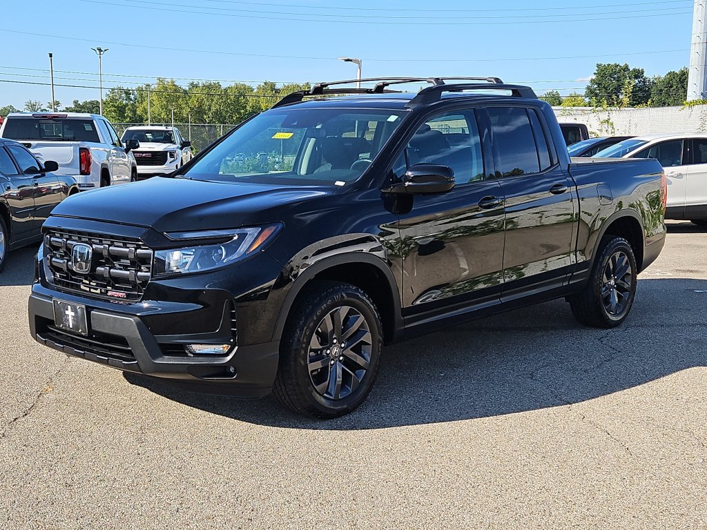 Used 2025 Honda Ridgeline Sport image 2
