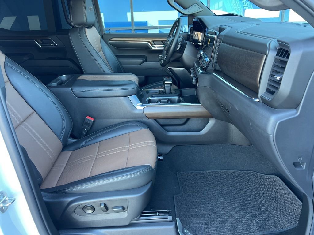Used 2024 Chevrolet Silverado 1500 High Country w/ Technology Package image 18