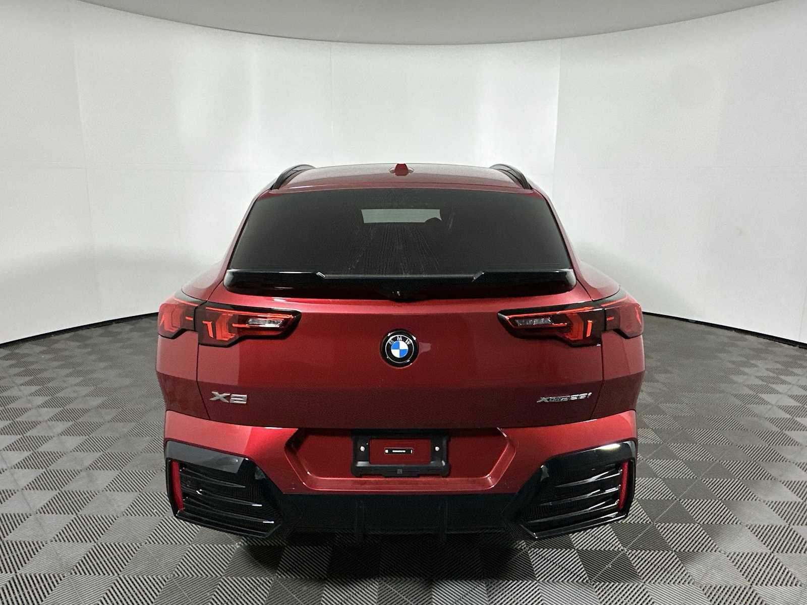 New 2026 BMW X2 xDrive28i w/ Technology Package image 2