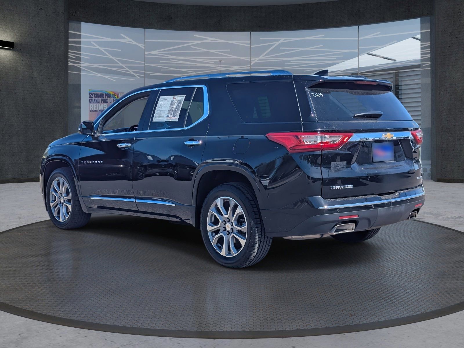 Used 2019 Chevrolet Traverse Premier w/ Driver Confidence II Package image 4