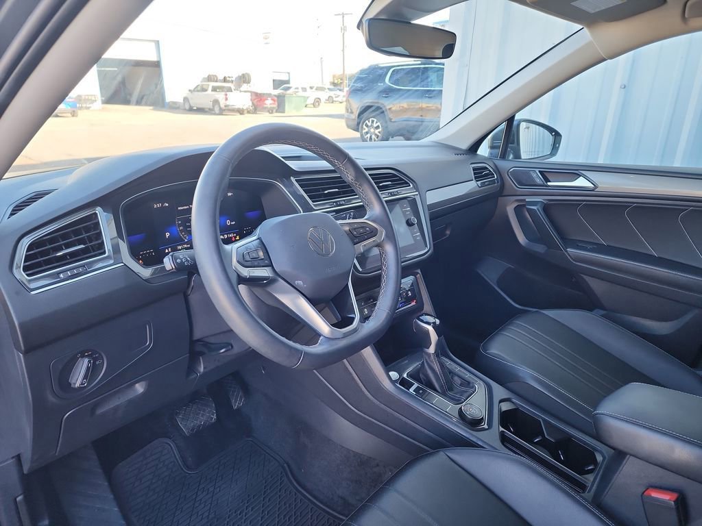 Used 2024 Volkswagen Tiguan SE image 14