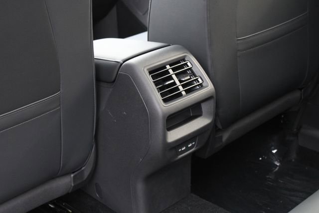 New 2026 Volkswagen Tiguan SE AWD/4WD image 23