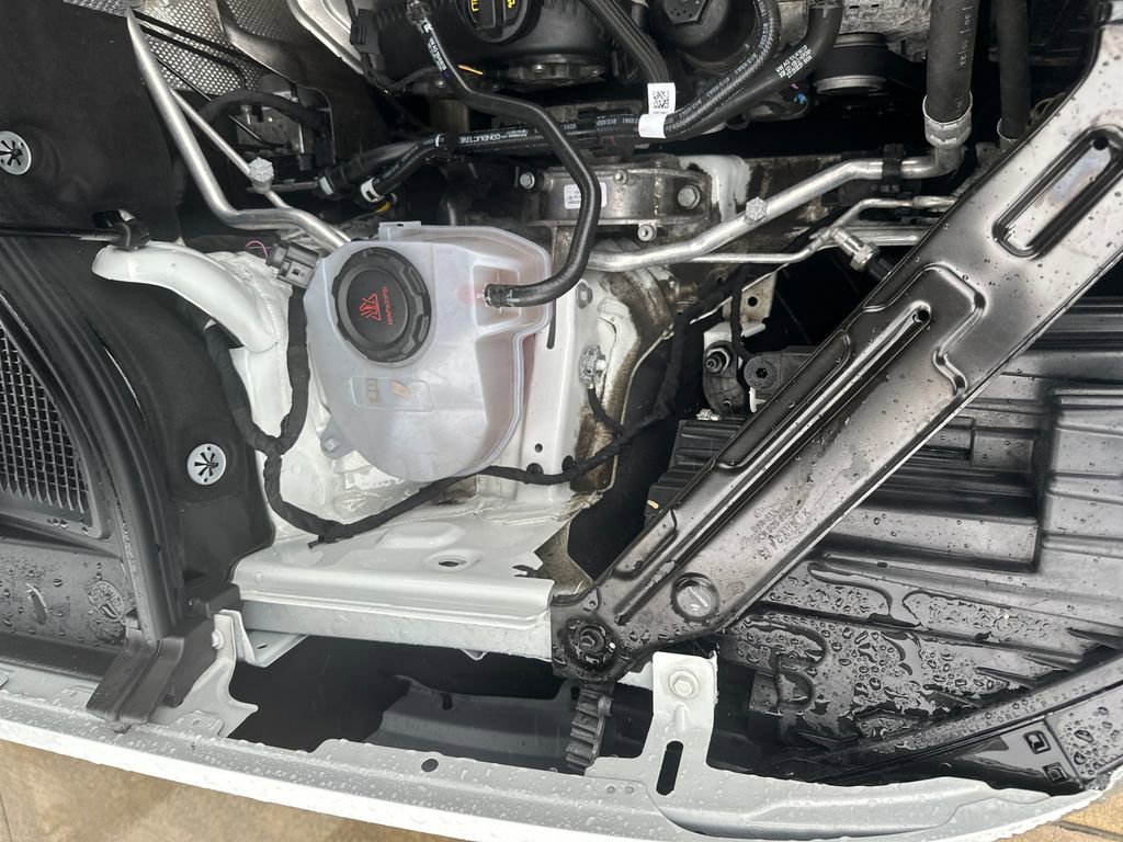 Used 2024 Volkswagen Atlas Cross Sport SE image 28