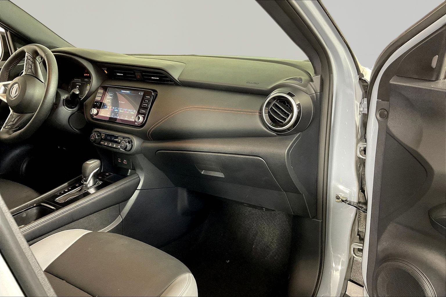 Used 2024 Nissan Kicks SR w/ SR Premium Package FWD image 26