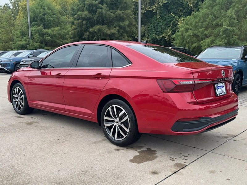 New 2026 Volkswagen Jetta SE FWD image 3