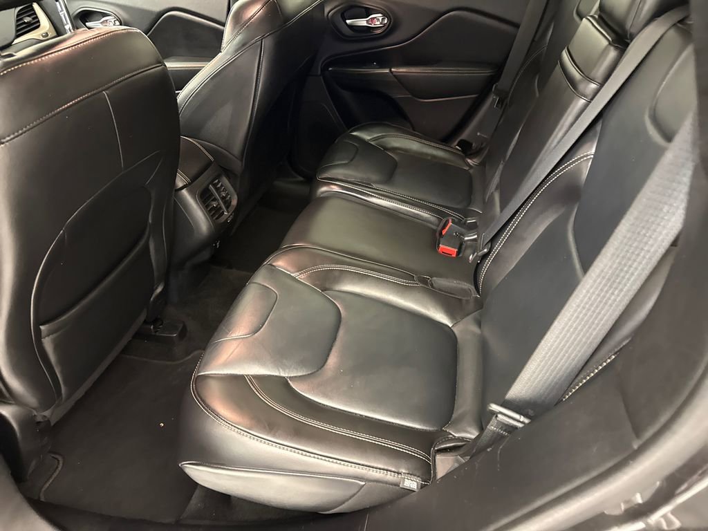 Used 2016 Jeep Cherokee Limited image 17