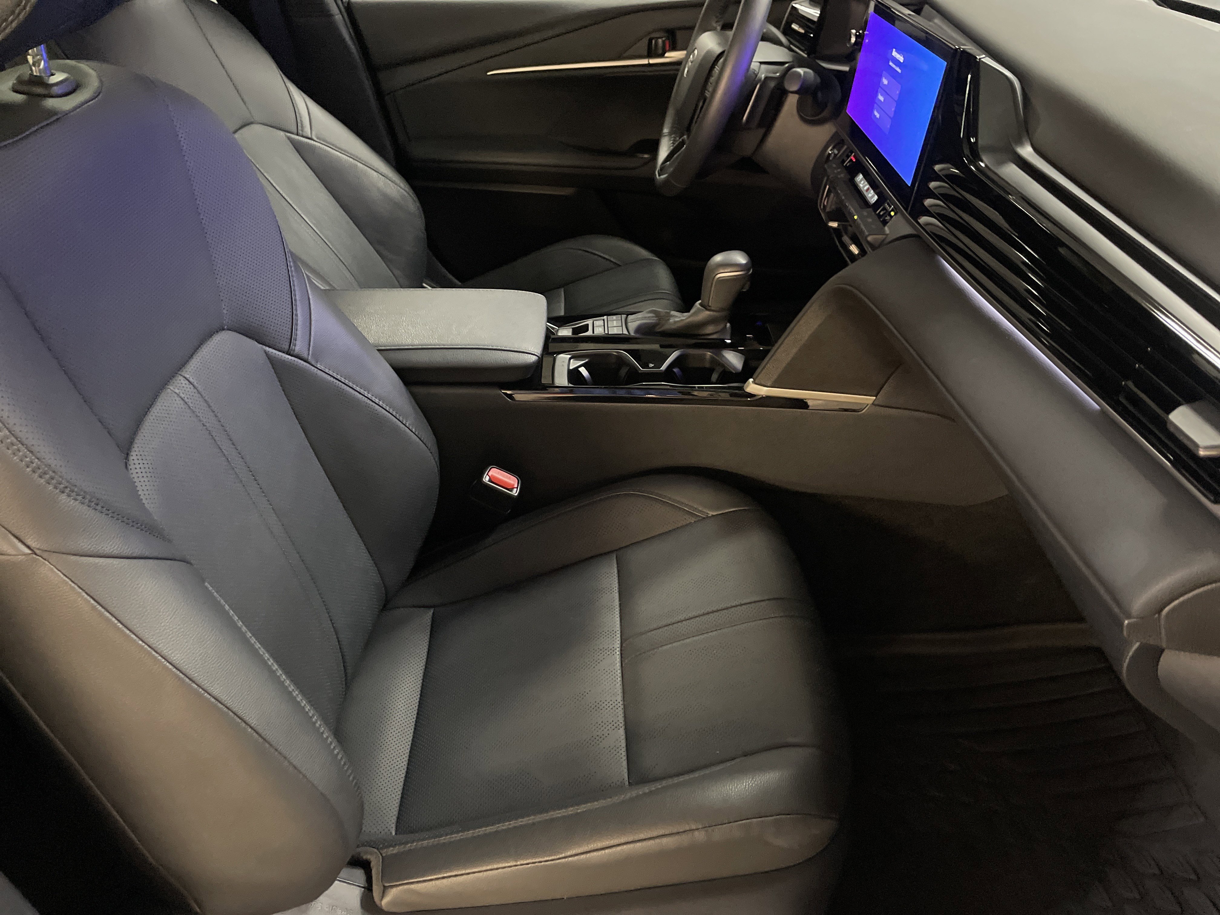 Used 2025 Toyota Camry XSE image 35