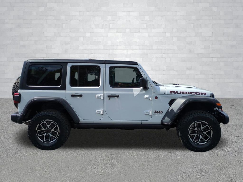 Used 2024 Jeep Wrangler Unlimited Rubicon AWD/4WD image 3