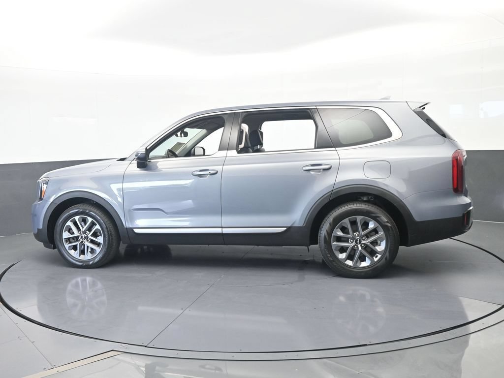 Used 2024 Kia Telluride LX FWD image 3