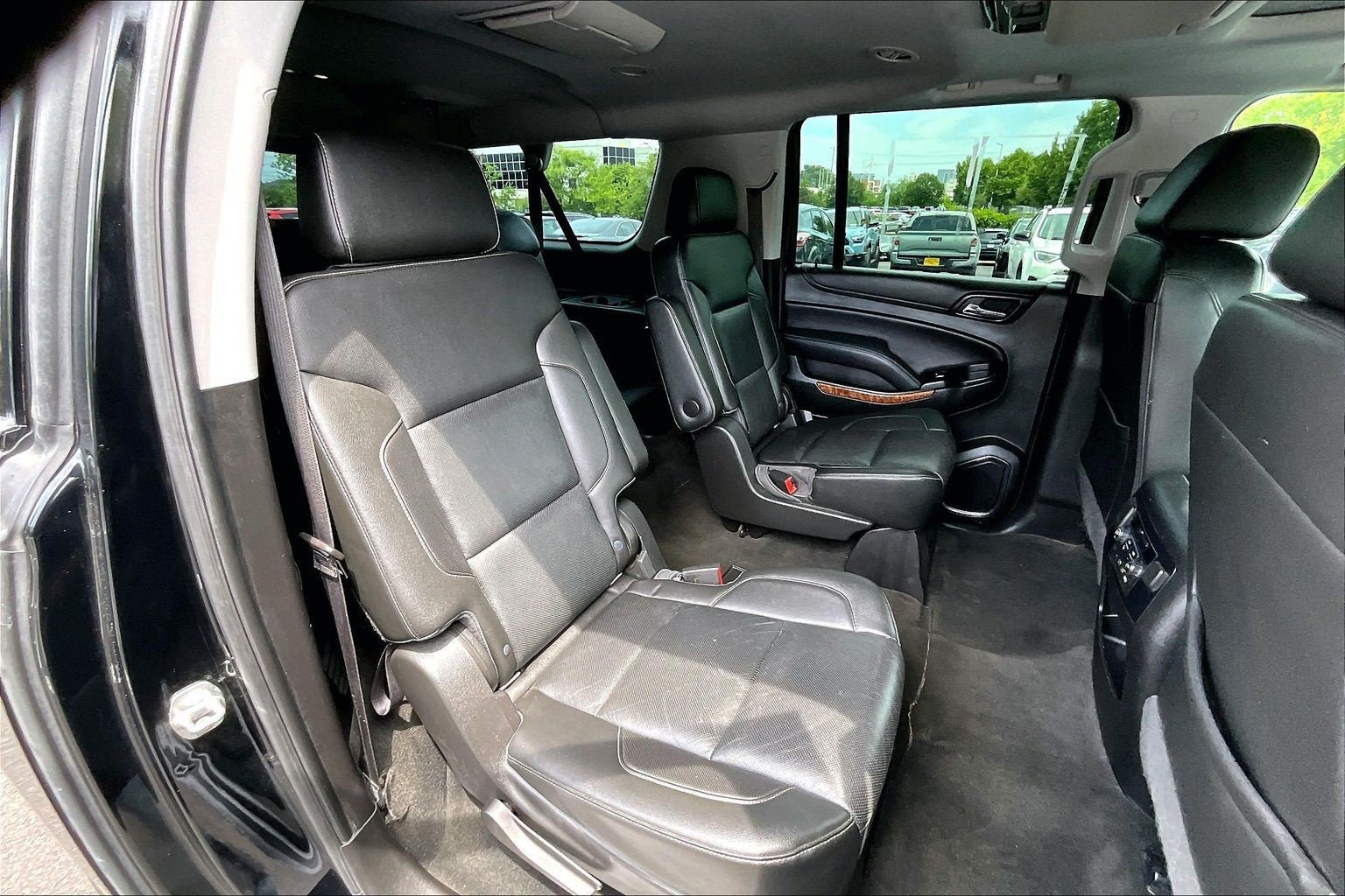 Used 2018 Chevrolet Suburban Premier AWD/4WD image 26