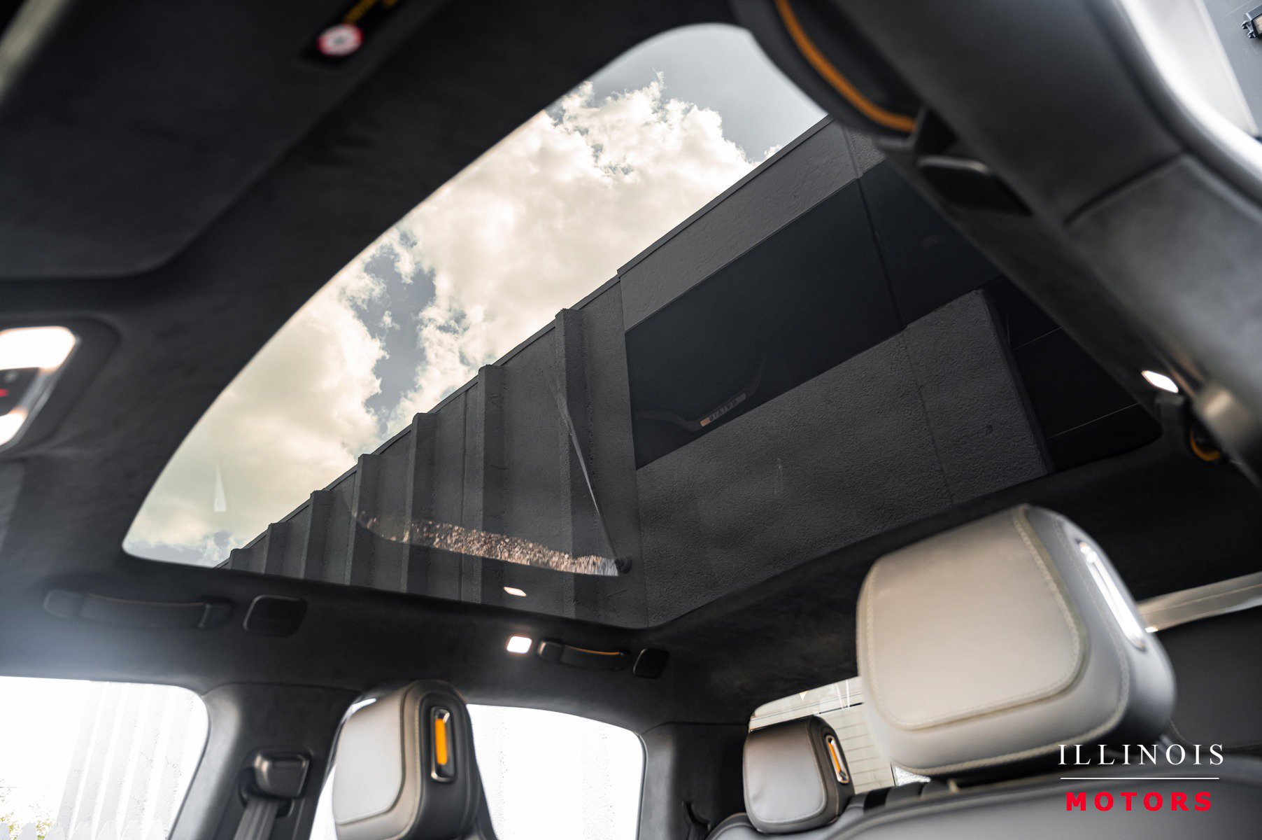 Used 2022 Rivian R1T Adventure image 30