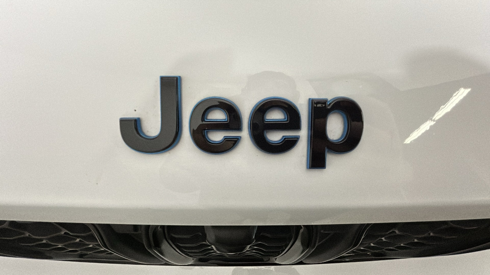 Used 2023 Jeep Grand Cherokee Trailhawk w/ Advanced Protech Group II AWD/4WD image 10
