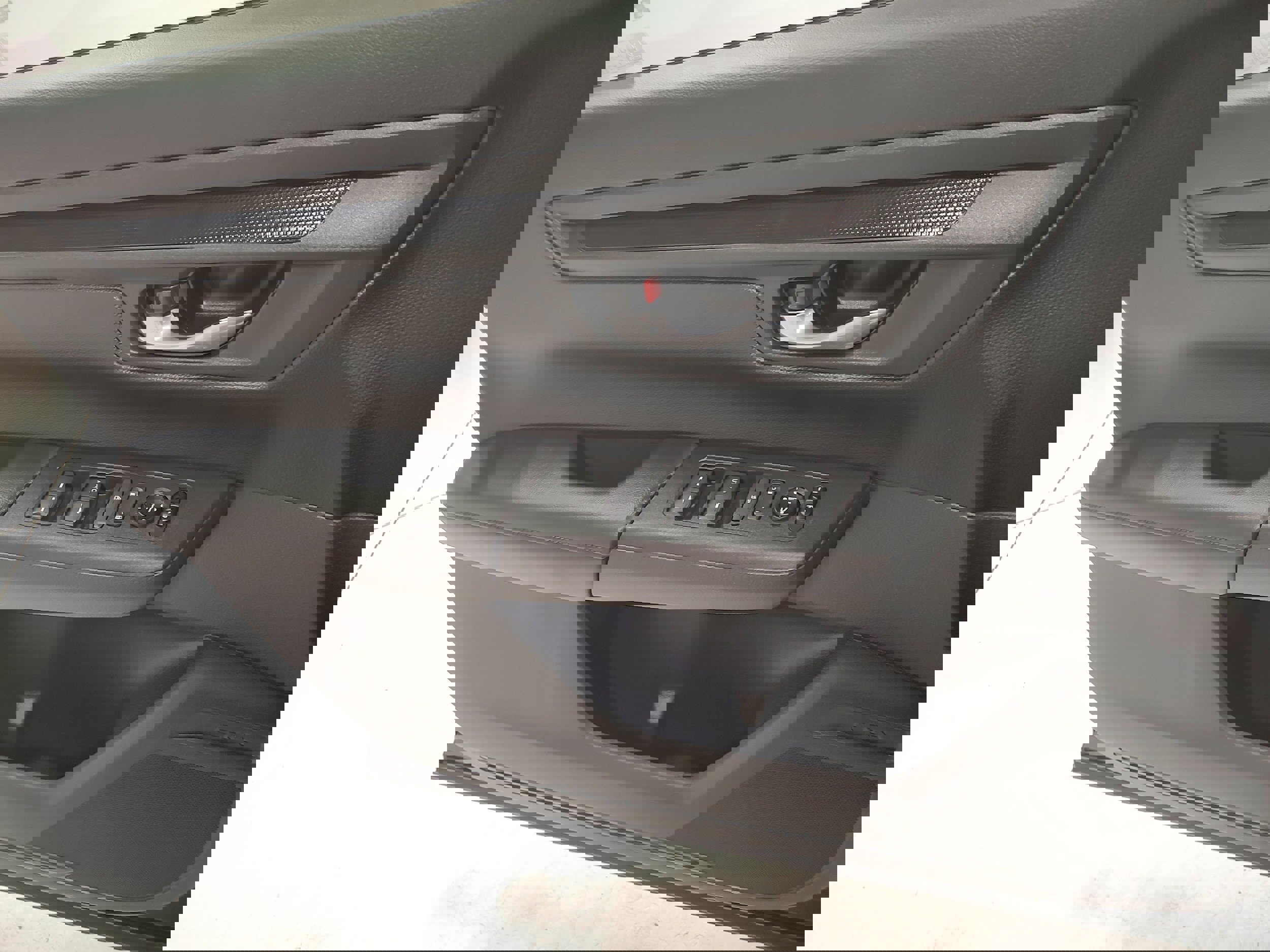 Used 2023 Honda CR-V LX image 9