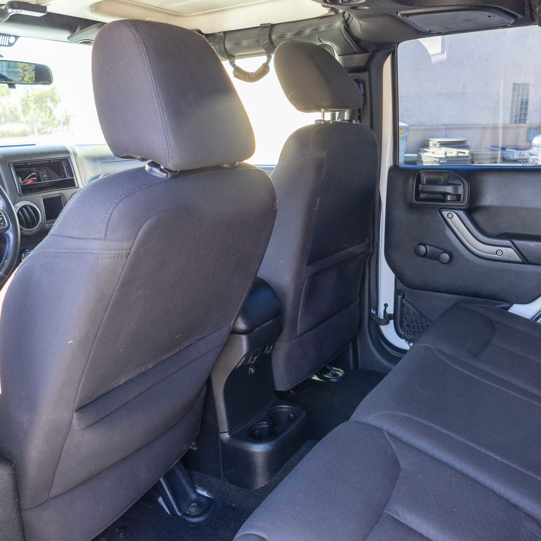 Used 2015 Jeep Wrangler Unlimited Sport w/ Connectivity Group AWD/4WD image 16