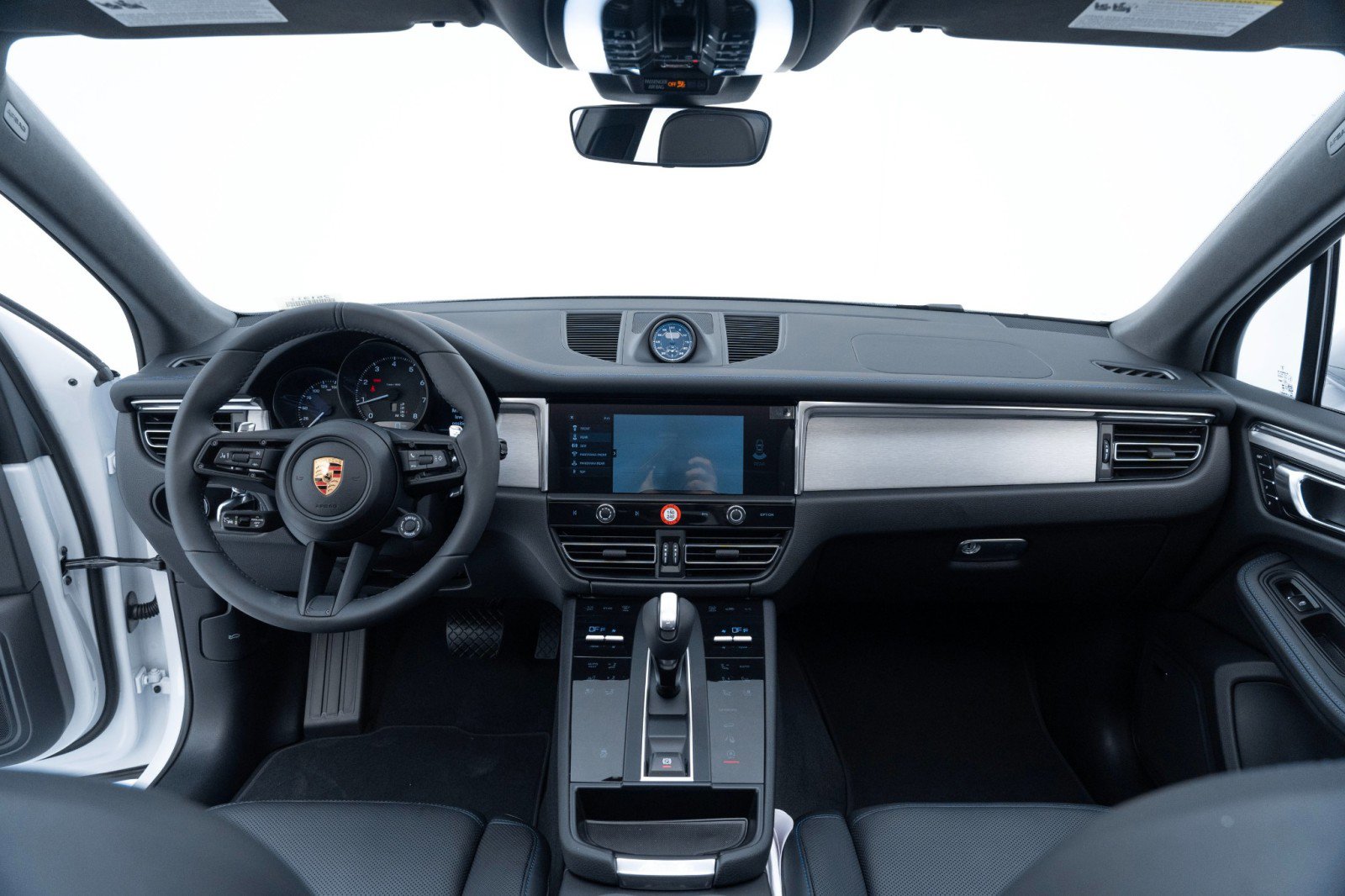 New 2025 Porsche Macan image 18