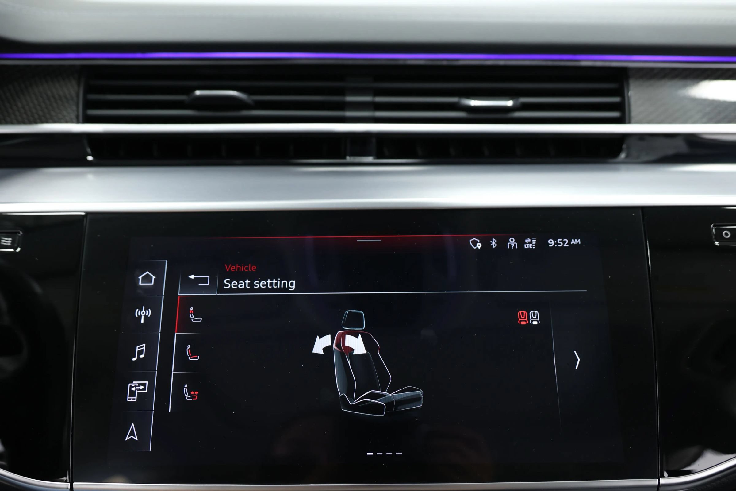 Used 2023 Audi S8 w/ S8 Comfort Plus Package AWD/4WD image 36