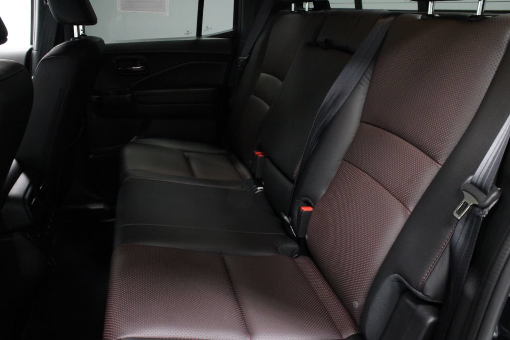 Used 2025 Honda Ridgeline Black Edition image 18