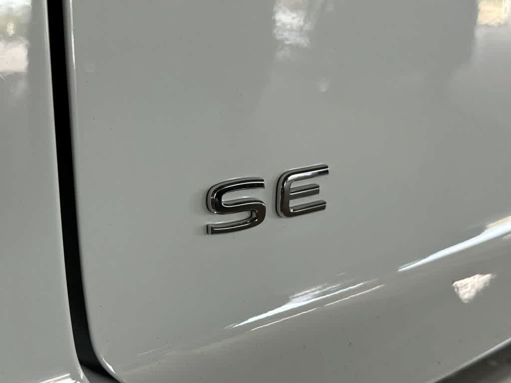 Used 2023 Volkswagen Atlas Cross Sport SE FWD image 11