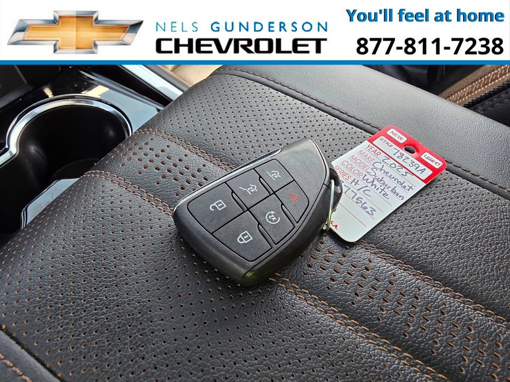 Certified 2025 Chevrolet Suburban High Country AWD/4WD image 39