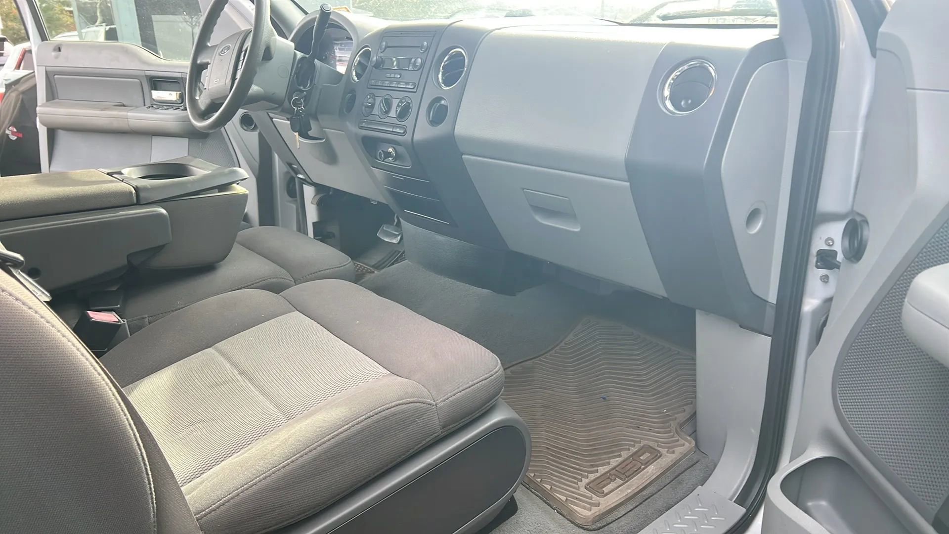 Used 2006 Ford F150 XLT image 25