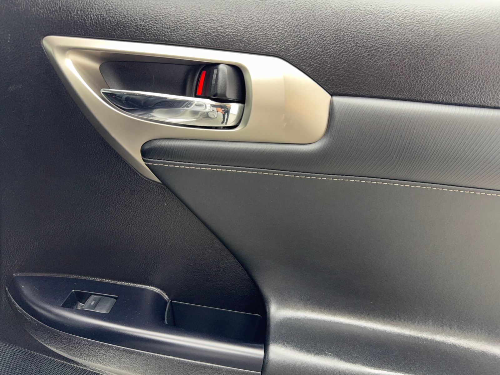 Used 2017 Lexus CT 200h w/ Seat Comfort Package FWD image 44