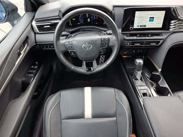 Used 2025 Toyota Camry SE FWD image 12