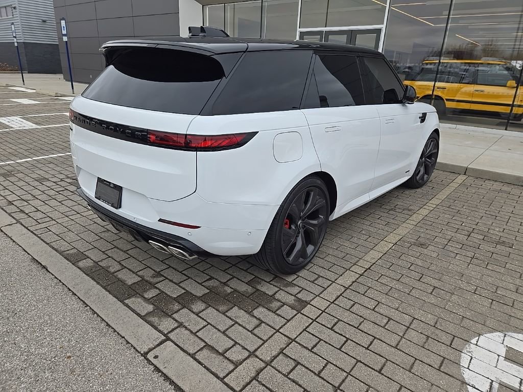 Used 2025 Land Rover Range Rover Sport Autobiography image 5
