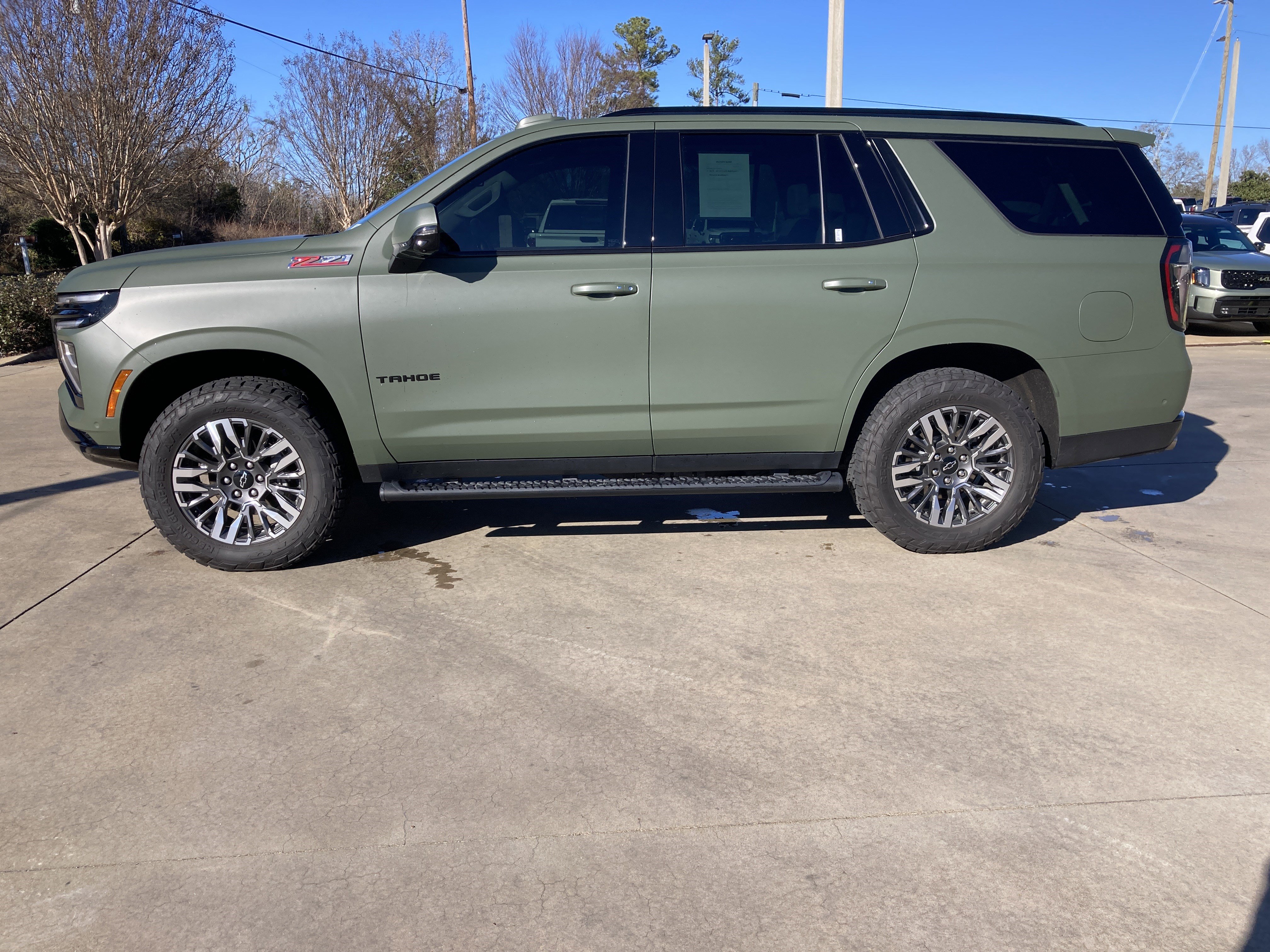 Used 2025 Chevrolet Tahoe Z71 w/ Comfort Package image 9