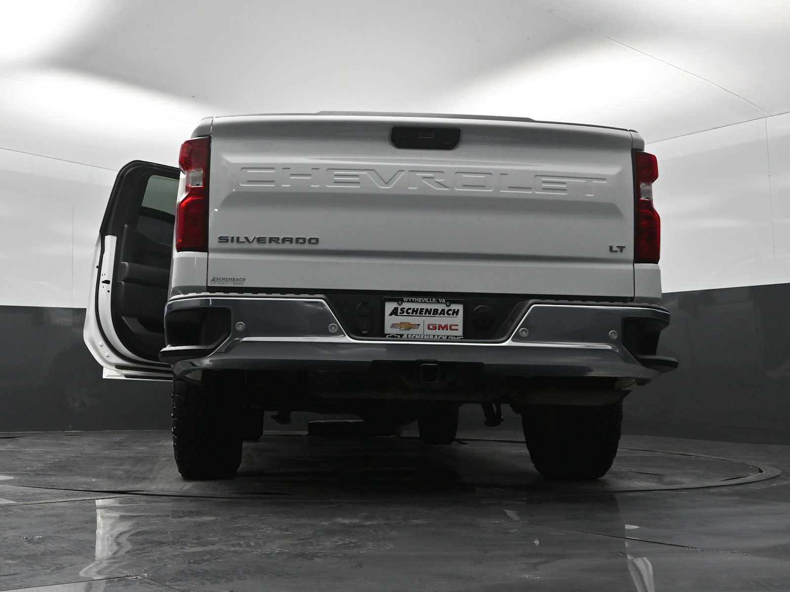 Used 2020 Chevrolet Silverado 1500 LT w/ Convenience Package image 29