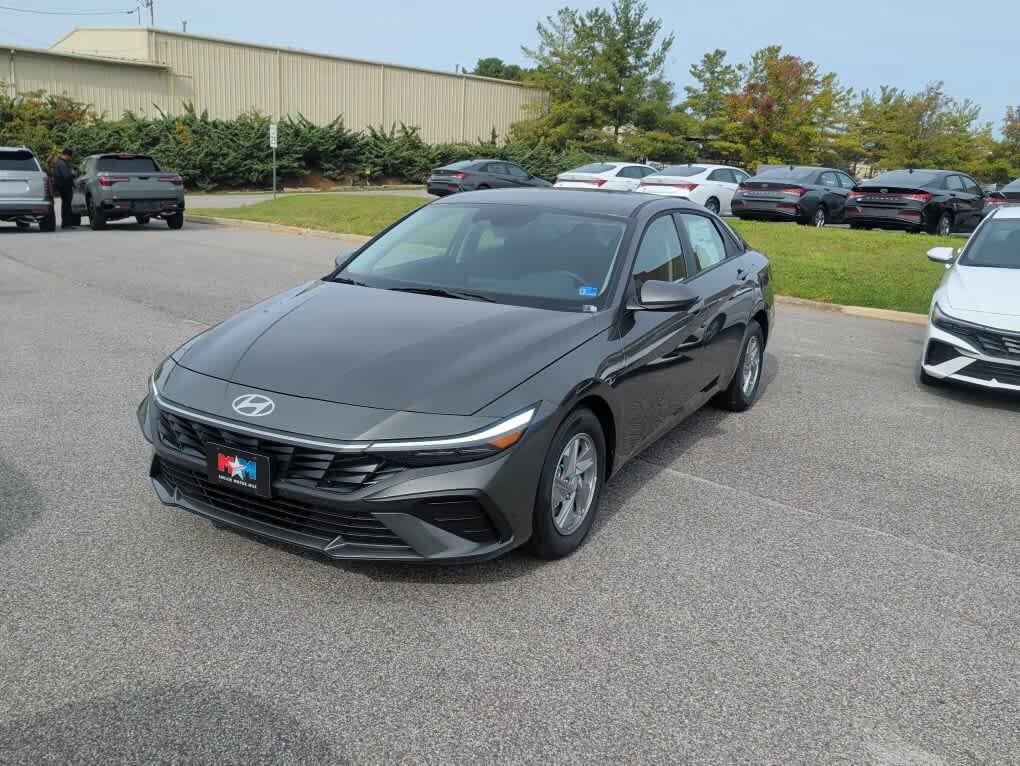 New 2026 Hyundai Elantra SE FWD image 12