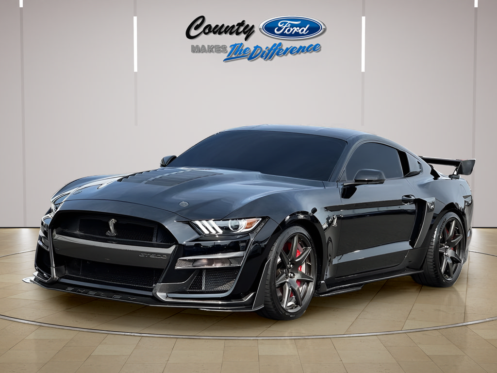 Used 2020 Ford Mustang Shelby GT500 w/ Carbon Fiber Track Pack RWD image 2