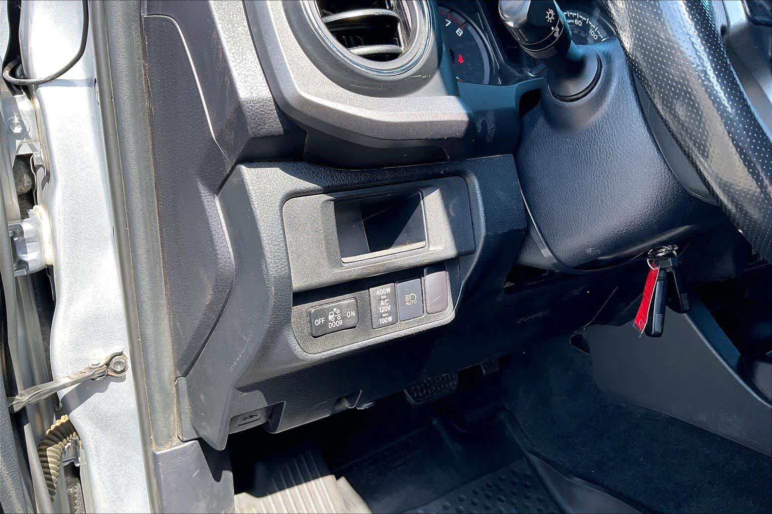 Used 2019 Toyota Tacoma TRD Off-Road AWD/4WD image 30