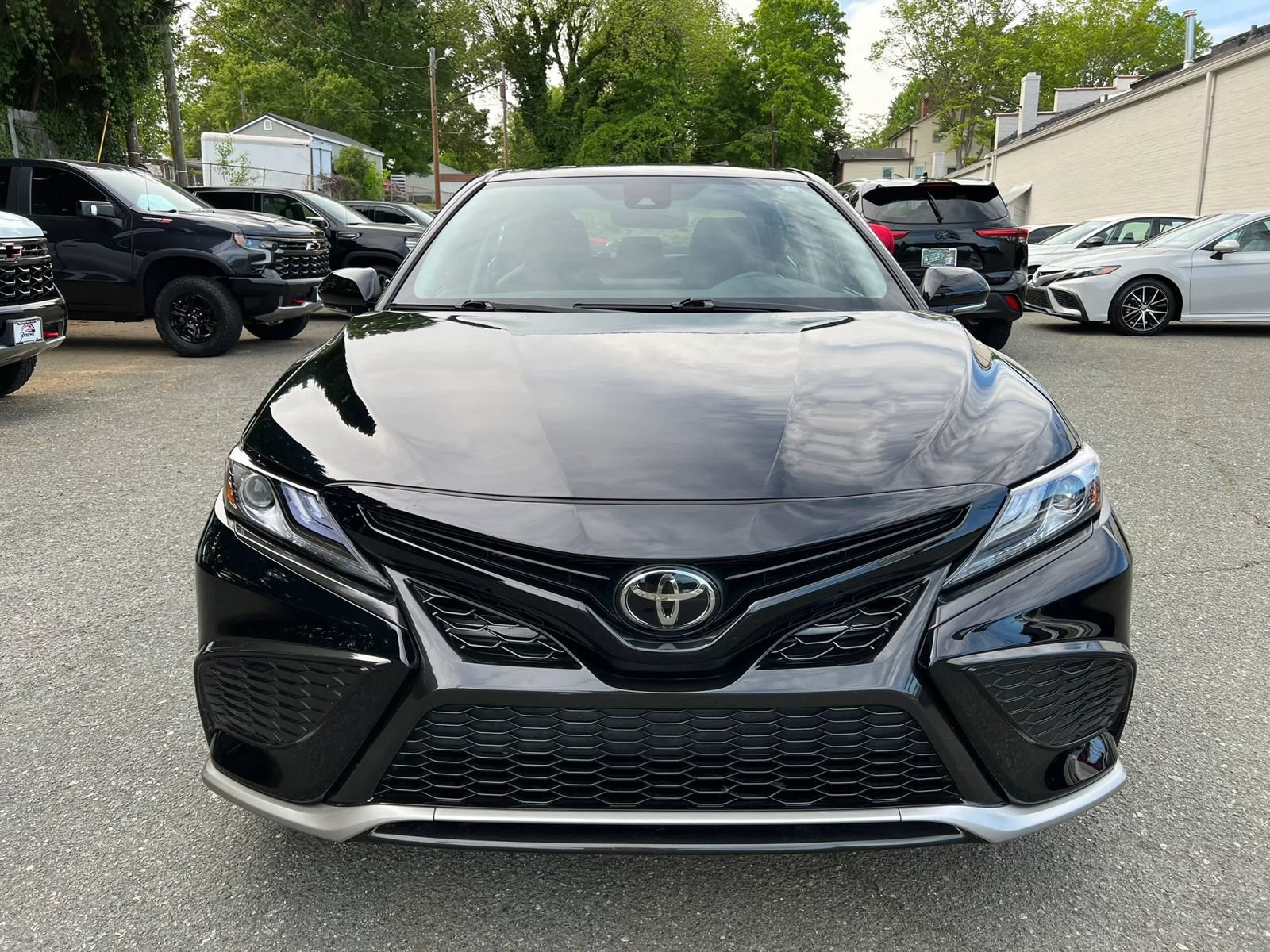 Used 2024 Toyota Camry XSE FWD image 2