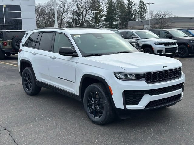 New 2026 Jeep Grand Cherokee Altitude AWD/4WD image 4