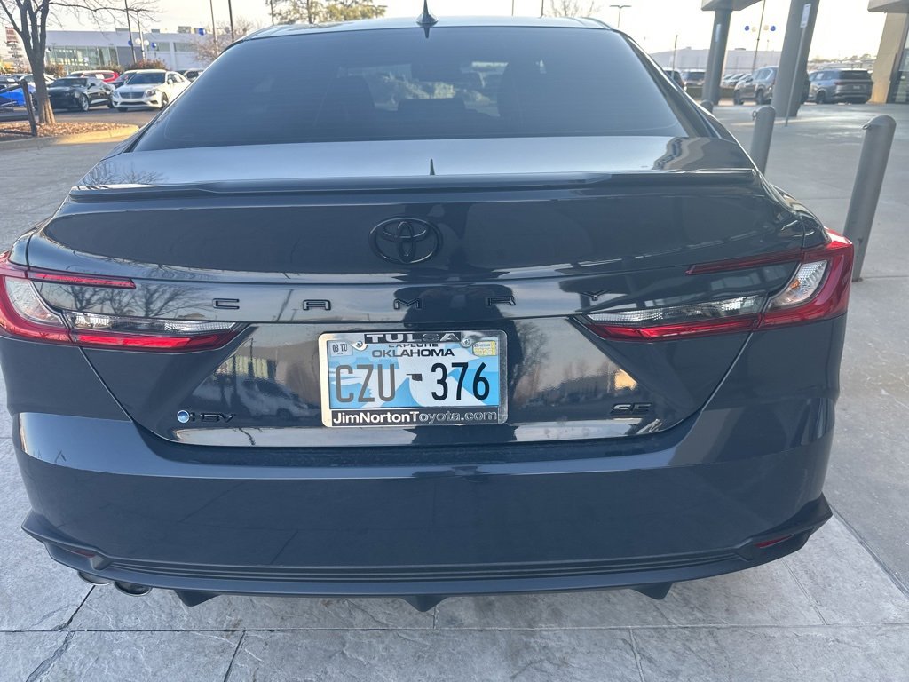 Used 2025 Toyota Camry SE w/ Convenience Package image 4