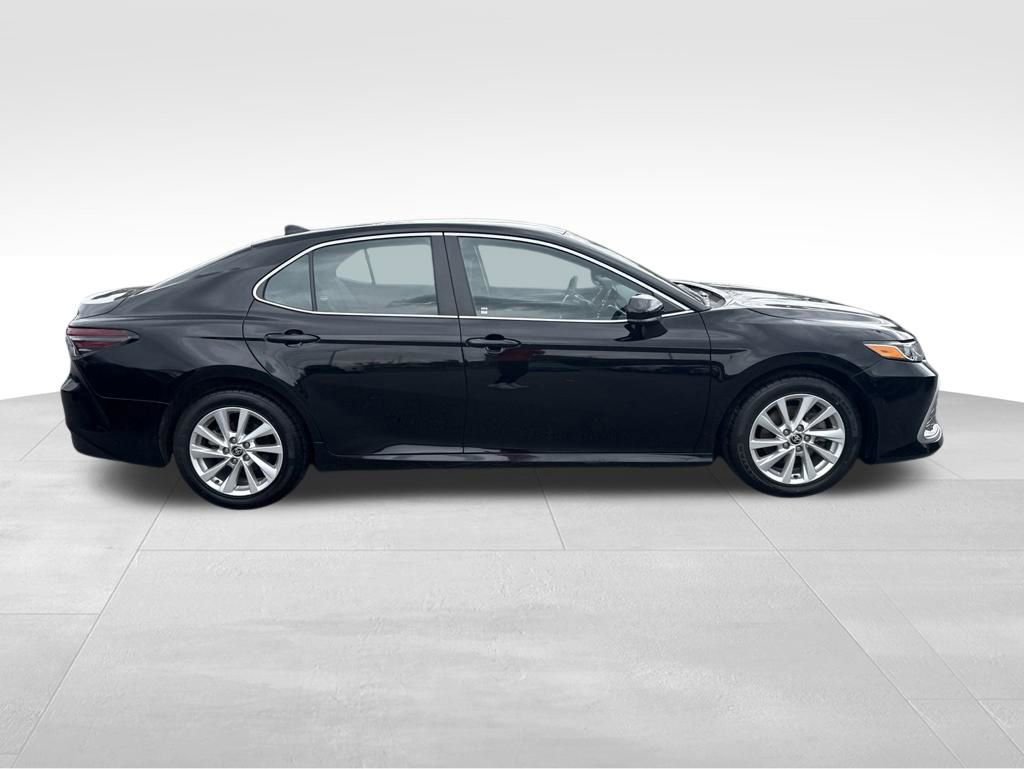 Used 2023 Toyota Camry LE FWD image 7