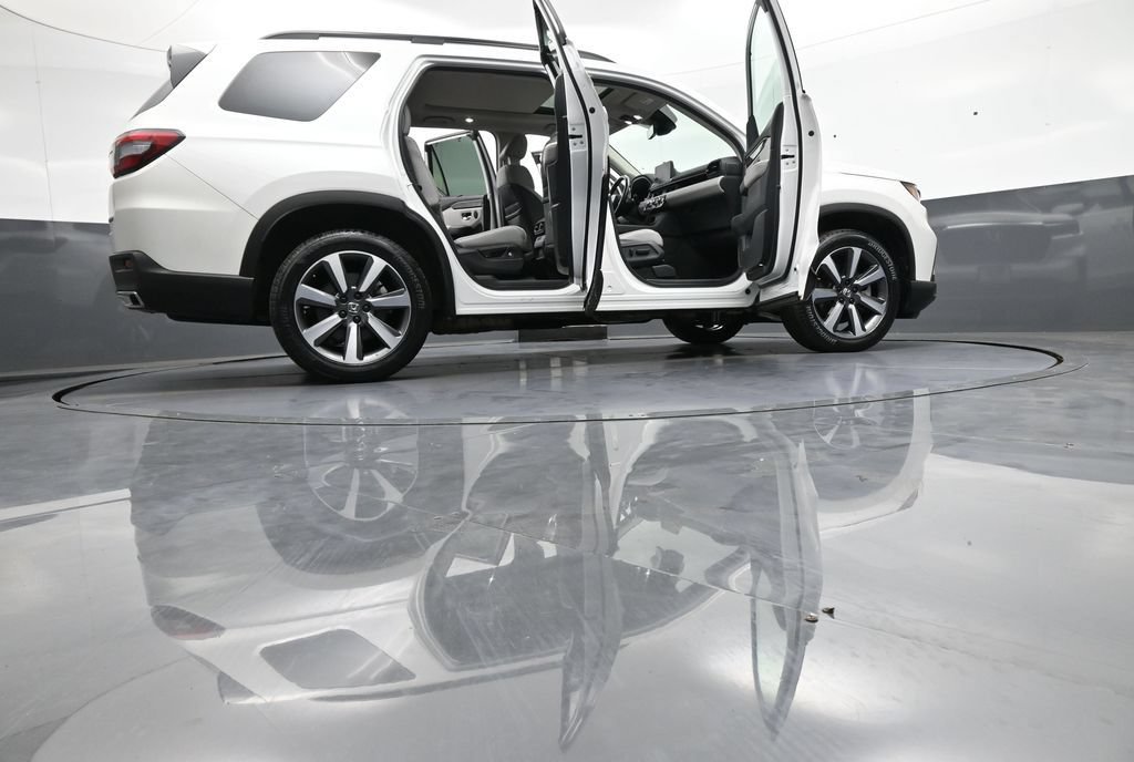 Certified 2024 Honda Pilot Touring image 50